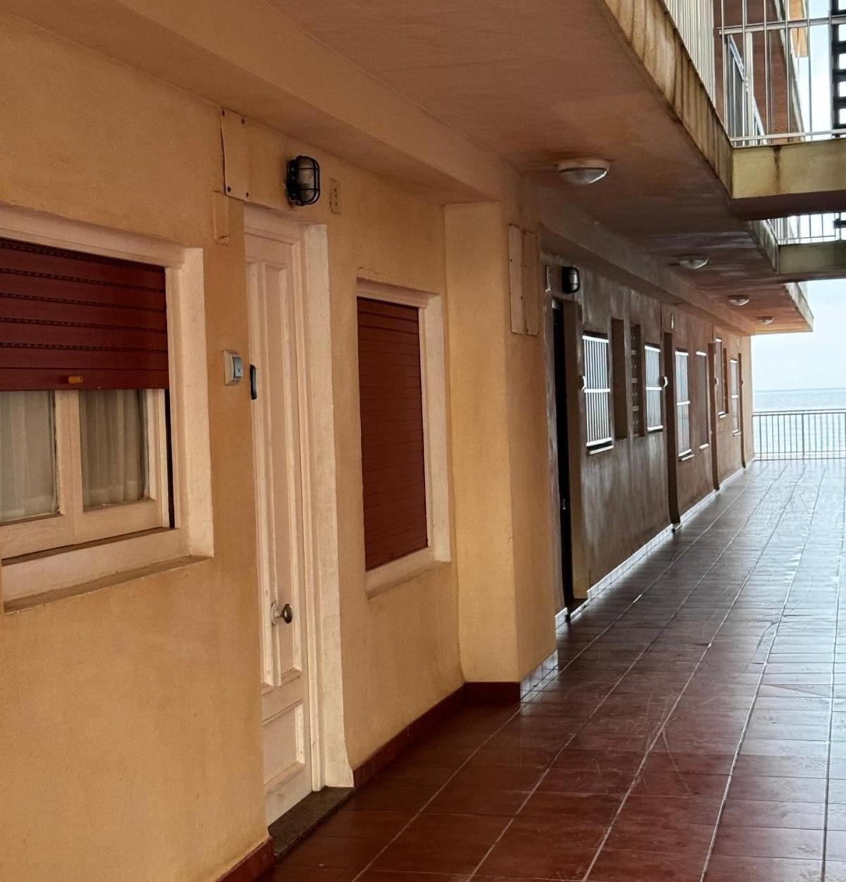 Apartamento Entero Primera Linea De Playa, Pet Friendly Tabernes de Valldigna Exterior foto